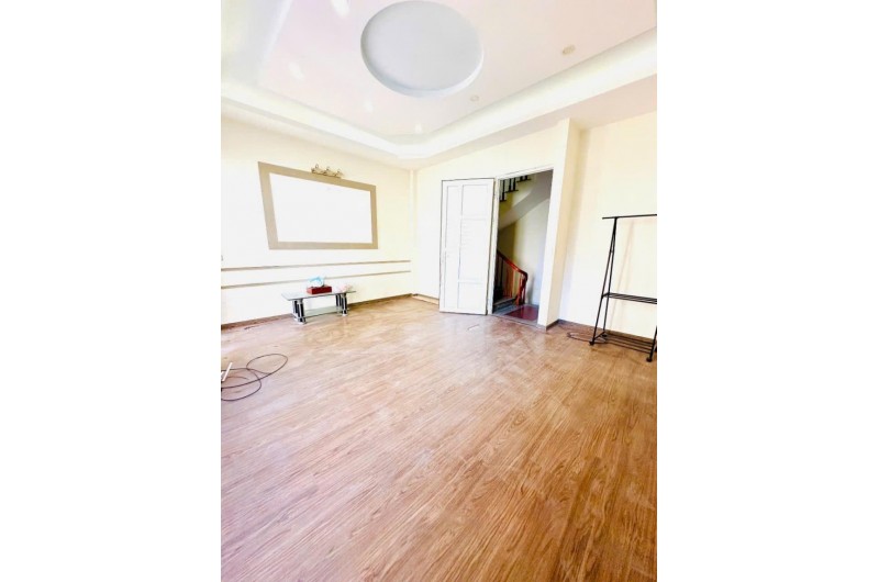 Bán nhà Lô góc, mặt ngõ, oto 4 chỗ qua cửa, 35m, 5 tầng, mặt tiền 5.2m!