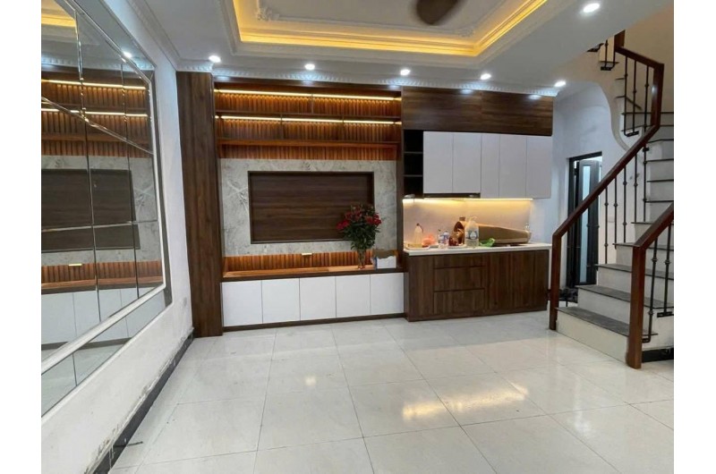 MẶT NGÕ RỘNG - CÁCH MẶT PHỐ 50M THÔNG VÕNG THỊ, 5 Phút Ra Hồ Tây