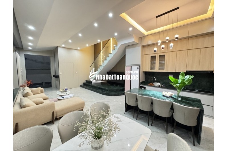 ► Nhà Mai Lão Bạng, gần Bạch Đằng, 108m2, ngang 5.5m, 3 mê mới tinh, Hiện Đại, Nội Thất Ngoại, 6.37 tỷ