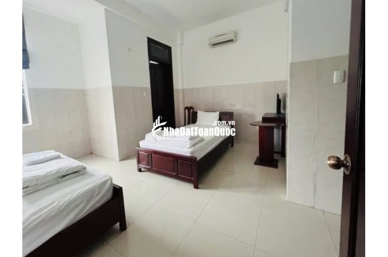 ►Toà Khách Sạn sát Biển Nguyễn Tất Thành gần Mikazuki, 250m2, 6 tầng, 30 phòng, 17.x tỷ