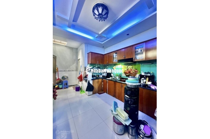 Bán Nhà 1 căn ra MT Nguyên Hồng- Bình Thạnh 2 Tầng - 64m2 - ngang 4m - chỉ 6.x tỷ