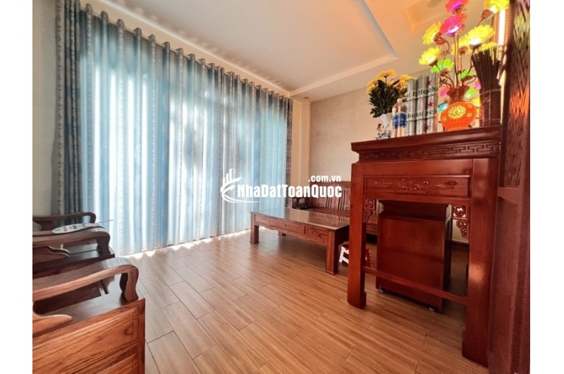 Bán nhà trong ngõ Đặng Văn Bi, Thủ Đức. DT 71m2, 3 tầng, 3PN. Sổ hồng, giá 6.9 tỷ. LH: 0933125879