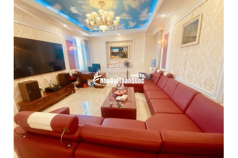 Bán nhà mặt phố Trương Văn Hải, Q.9, DT 135m2, 5 tầng, 6PN, SH, giá 20.99 tỷ. LH: 0933125879