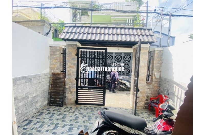 Bán nhà mặt phố Q.2, đường Số 16, Bình Trưng Đông. DT 73m2, 2 tầng, 3PN. Sổ hồng, giá 5.69 tỷ. LH: 0933125879