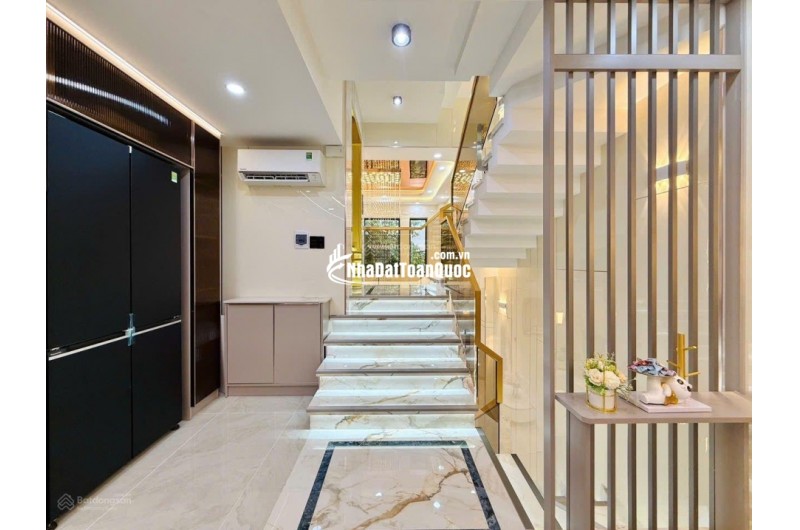 Bán nhà hxh Quang Trung, P. 8, Q. Gò Vấp. Nhà đẹp 5 tâng, có thang máy, full nội thất