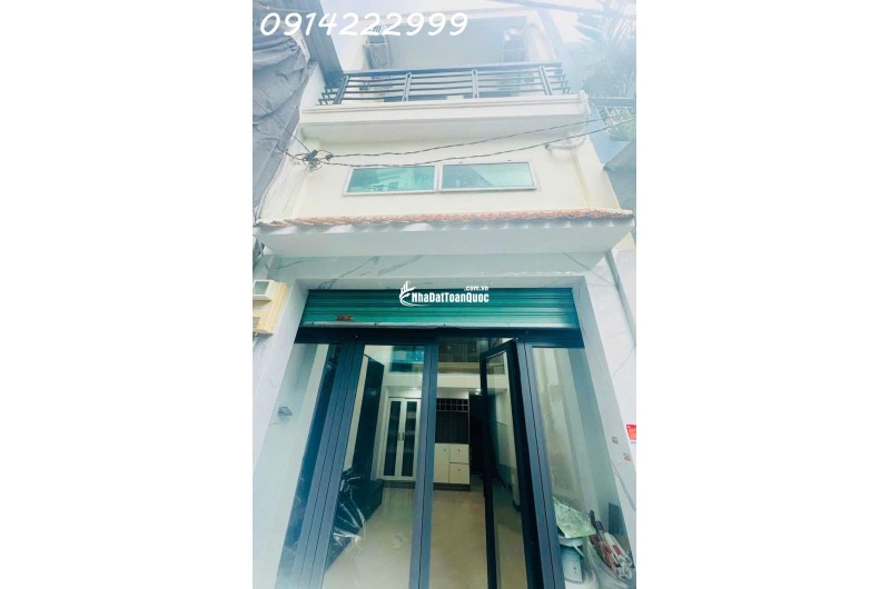 Tuyệt vời! Dựa trên thông tin bạn cung cấp, đây là một vài tiêu đề gợi ý, đáp ứng các yêu cầu của bạn:

**Gợi ý 1:**

Nhà xinh hẻm Quang Trung, Gò