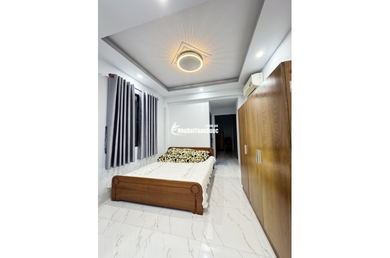 Bán nhà Linh Trung, Thủ Đức,  đường Số 3, DT 142m2, 3PN, SH, 7.45 tỷ. LH: 0933125879