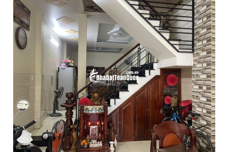 Bán nhà trong ngõ Lê Thị Hoa, Bình Chiểu, Thủ Đức. 71m2, 3 tầng, 3PN. Sổ hồng, giá 6,05  tỷ. LH: 0933125879