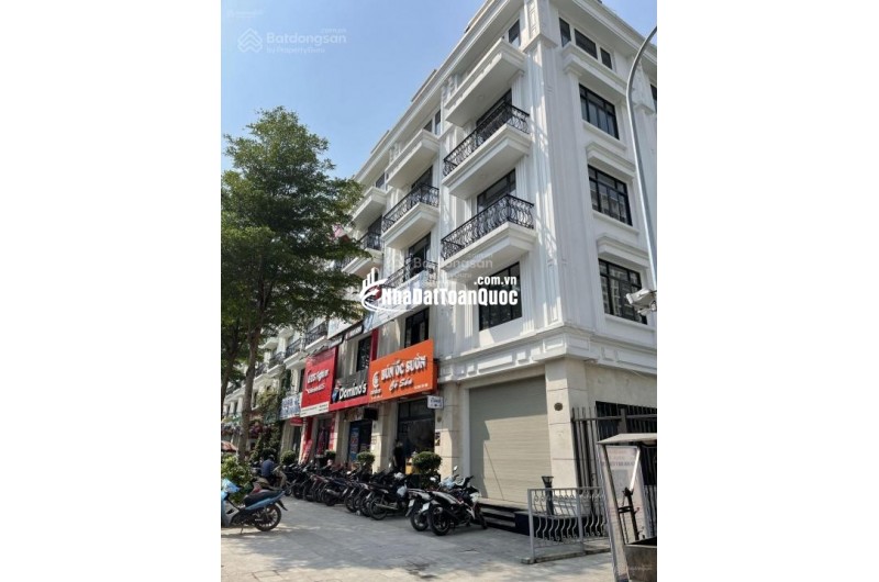 Bán Shophouse Xuân La 6 tầng, 101m2, mt 5m, sẵn nội thất thang máy, sdcc. Giá 39 tỷ