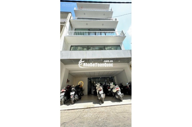 Toà nhà văn phòng đẹp, thang máy HXH Huỳnh Văn Bánh, Phú Nhuận. 420m2 sàn, giá 21,3 tỷ