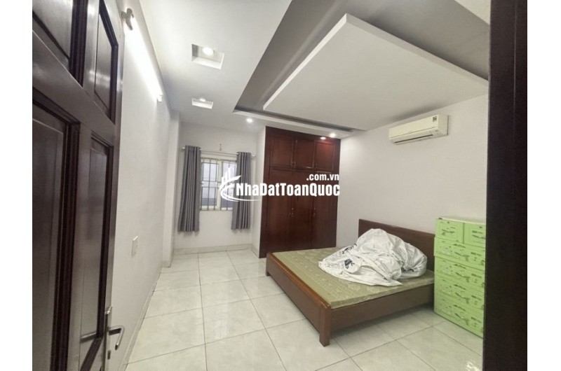 Bán nhà 4 tầng, 4PN, Linh Trung, Thủ Đức. DT 64m2, SH, giá 7.55  tỷ. LH: 0933125879