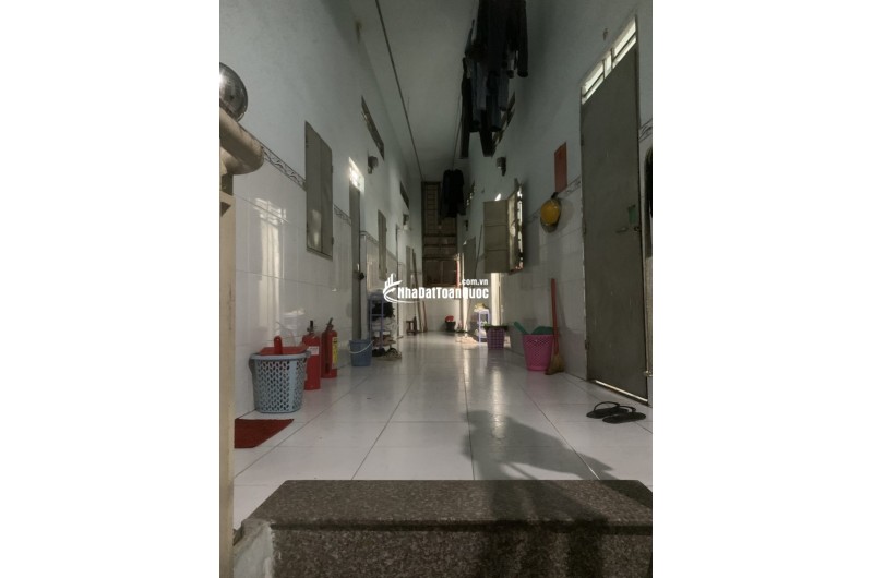 Bán nhà mặt phố Linh Xuân, Thủ Đức, DT 230m2, 2 tầng, 19 phòng, SH, giá 9.35  tỷ. LH: 0933125879