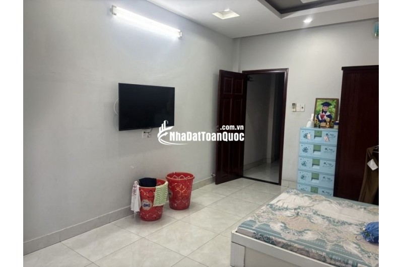 Bán nhà 4 tầng, 4PN, Linh Trung, Thủ Đức. DT 64m2, SH, giá 7.55  tỷ. LH: 0933125879