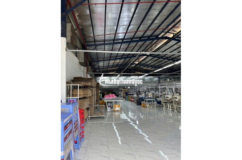 Bán kho, nhà xưởng tại mặt tiền đường Tô Ngọc Vân, 1500m2, Q12, HCM - giá cực chất