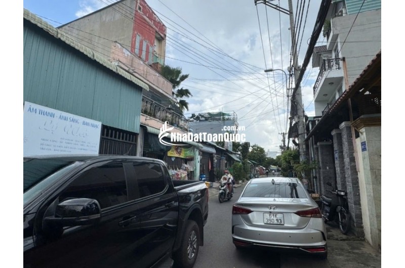 Bán nhà Thủ Đức, Linh Xuân, hẻm Số 8, 52m2, 2 tầng, 3PN, SH, 4.25  tỷ. LH: 0933125879
