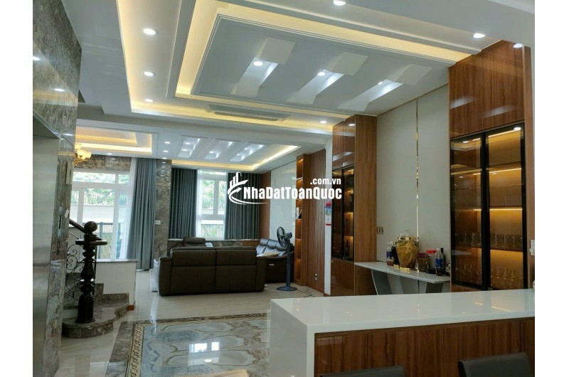 Bán nhà mặt tiền đường số 94 Quận 2 160m2 5 tầng BTCT NGANG KHỦNG 8M