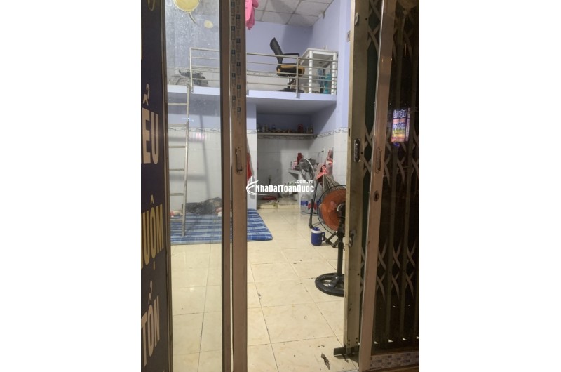 Bán nhà mặt phố Linh Xuân, Thủ Đức, DT 230m2, 2 tầng, 19 phòng, SH, giá 9.35  tỷ. LH: 0933125879