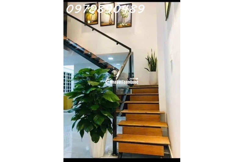 Cần bán nhà mặt tiền Nguyễn Chí Thanh - Hải Châu, 82 m2, 3  tầng, giá hơn 8 tỷ