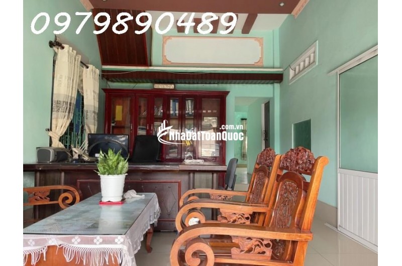 Cần bán nhà mặt tiền Nguyễn Chí Thanh - Hải Châu, 82 m2, 3  tầng, giá hơn 8 tỷ