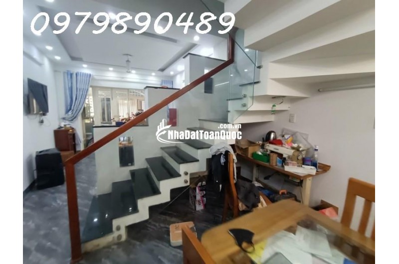 Cần bán nhà mặt tiền Nguyễn Chí Thanh - Hải Châu, 82 m2, 3  tầng, giá hơn 8 tỷ