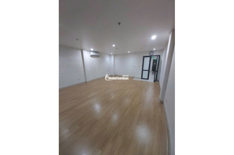 Cho thuê TÒA  VP M.P Ngô Xuân Quảng.Gia Lâm, Hà Nội, 110m2x8T,  thang máy, tầng hầm, PCCC vị trí trung tâm phố NXQ