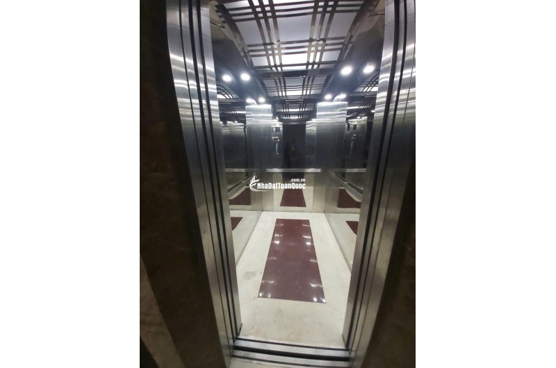 Cho thuê TÒA  VP M.P Ngô Xuân Quảng.Gia Lâm, Hà Nội, 110m2x8T,  thang máy, tầng hầm, PCCC vị trí trung tâm phố NXQ