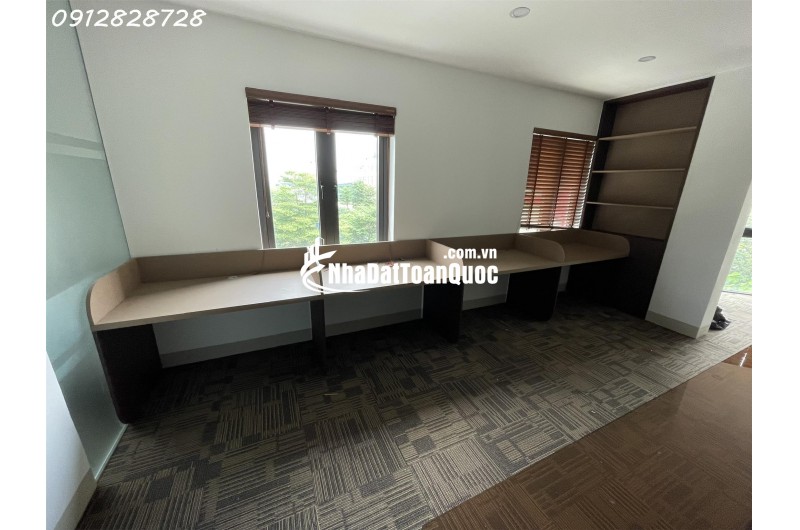Cho thuê biệt thự ngõ 214 Nguyễn Xiển ,120m x 5 tầng 1 tum thông sàn , thang máy riêng có PCCC