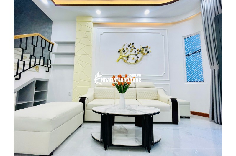 Bán nhà 3 tầng, mới tinh. Tặng Full nội thất - Ngay Trung tân Quận 10 - Vào ở ngay
