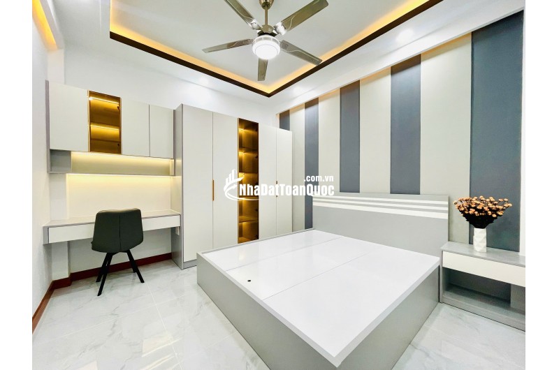Bán nhà 3 tầng, mới tinh. Tặng Full nội thất - Ngay Trung tân Quận 10 - Vào ở ngay