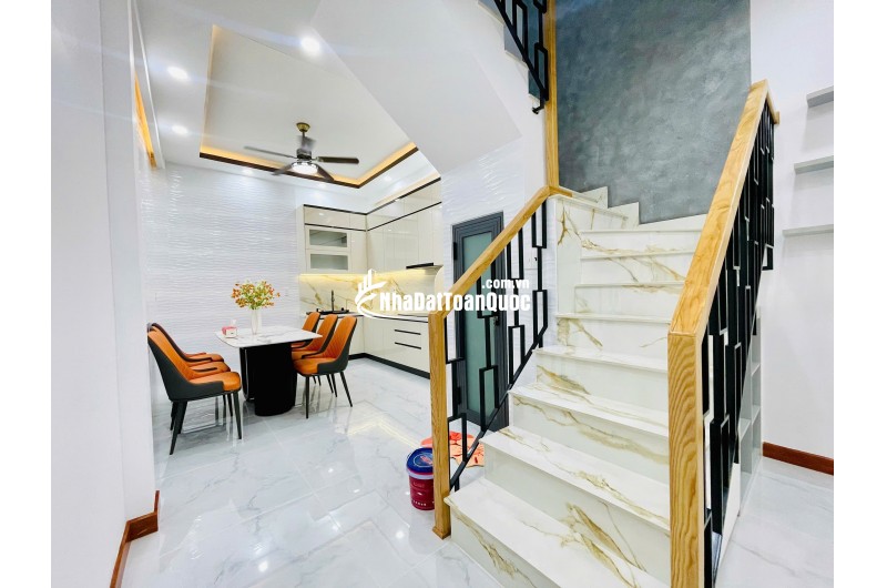 Bán nhà 3 tầng, mới tinh. Tặng Full nội thất - Ngay Trung tân Quận 10 - Vào ở ngay