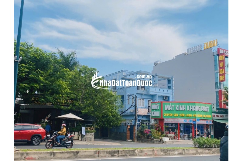  Biệt thự Lê văn việt - giảm giá sâu 6.5 tỷ – 2 mặt tiền thoáng mát - 7PN - ô tô ngủ trong nhà.