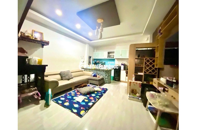 SIÊU PHẨM ÂU DƯƠNG LÂN - NGANG 5M NỞ HẬU 8M –  94M² –  NHÀ 3 TẦNG – HXH – CHỈ 9.X TỶ