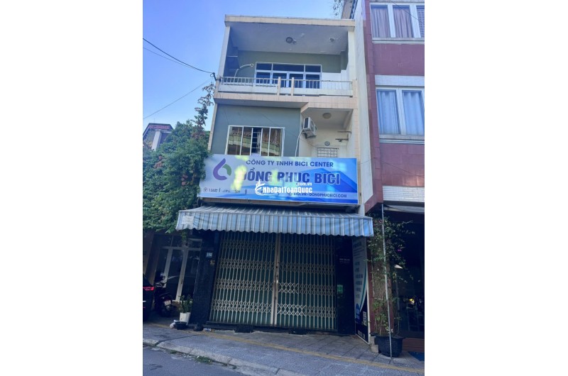 BÁN NHÀ MẶT TIỀN 132 ĐỖ QUANG, 46M 3 TẦNG 3PN3VS HƯỚNG ĐÔNG NAM. 6,9TỶ, LH 0905113070.