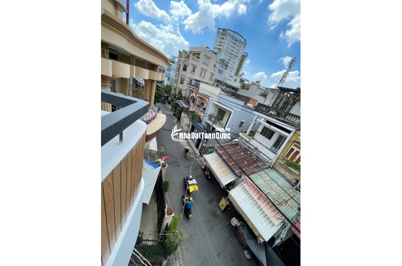 NHÀ HẺM XE TẢI 8M TRỊNH ĐÌNH TRỌNG - 100M2 - 3 TẦNG - GIÁ 10 TỶ X. LH:0903945067