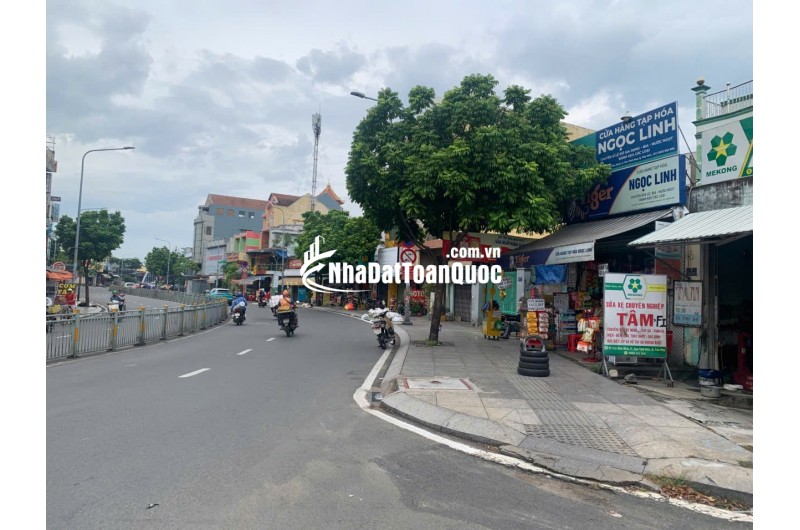 BÁN NHÀ TẠI 450 M2 SHR CHỈ 102 TỶ. LH: 0901893131
