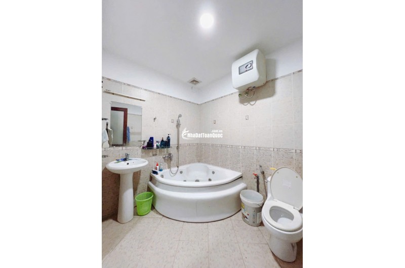 Nhà 3/2 quận 10 giá chỉ 32 tỷ, phong thủy tốt hốt ngay