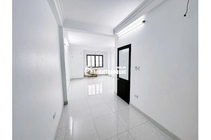NHÀ DÂN XÂY DỘC LẬP LÂM TƯỜNG 5 TẦNG SIỂU RỘNG