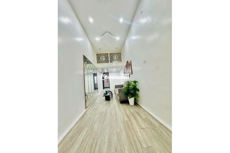 Nhỉnh 2 Tỷ - Minh Khai - Hai Bà Trưng