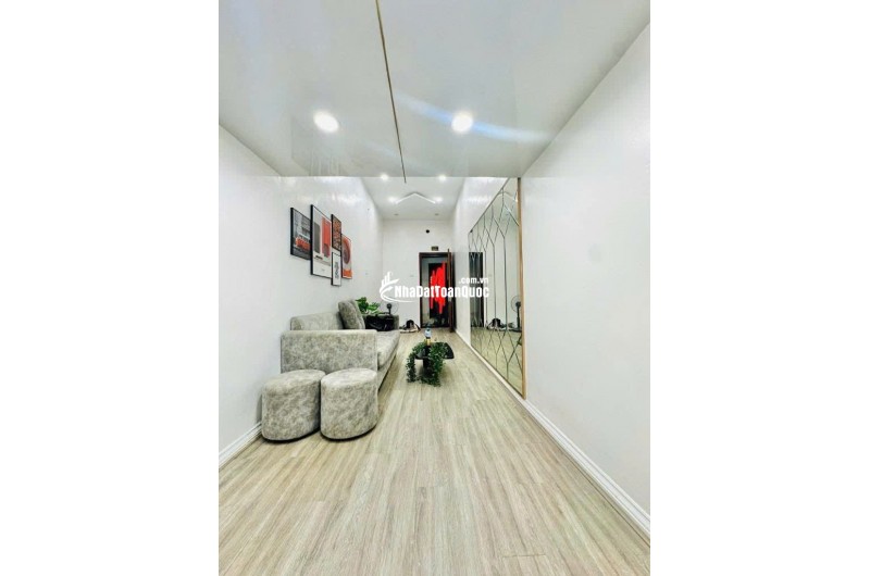Nhỉnh 2 Tỷ - Minh Khai - Hai Bà Trưng