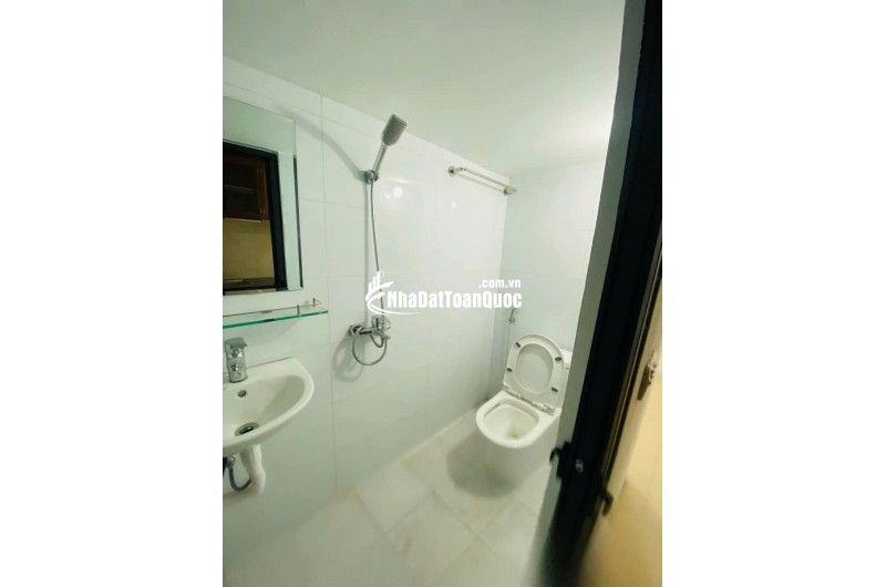 THANH XUÂN NGÕ RỘNG GẦN PHỐ BÁN ĐẤT TẶNG NHÀ 4 TẦNG 50M2 Ở LUÔN