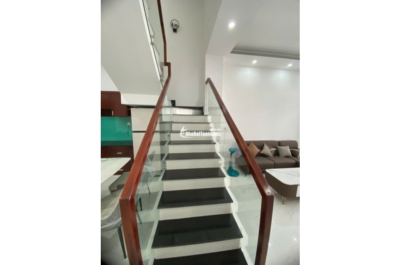CHỈ 5.X TỶ - CÓ NGAY SIÊU PHẨM NHÀ 3 TẦNG HXH TẠI QUẬN 9 - TẶNG FULL NỘI THẤT NỬA TỶ. LH:0906857033.