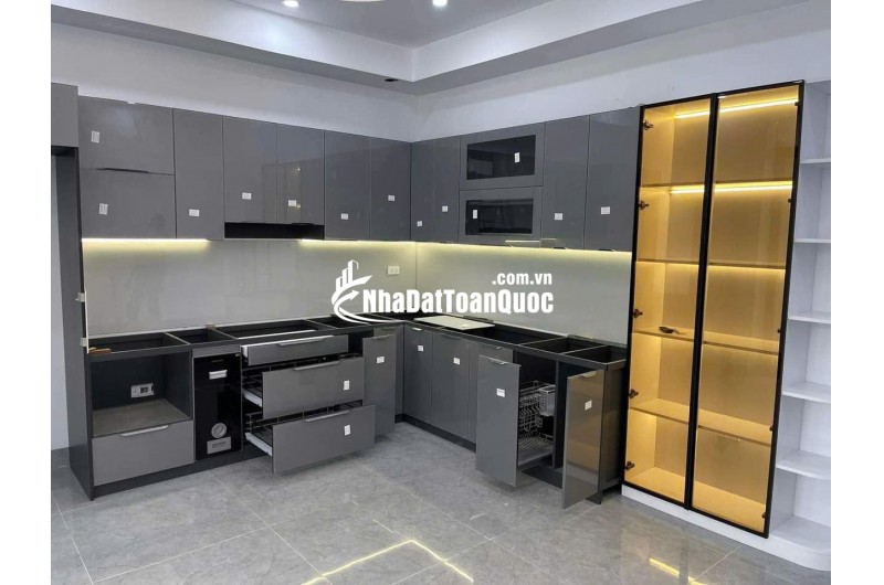 XUÂN LA TÂY HỒ - CĂN HỘ 3 NGỦ 3 WC 2 BAN CÔNG 132m GIÁ 9 TỶ HƠN