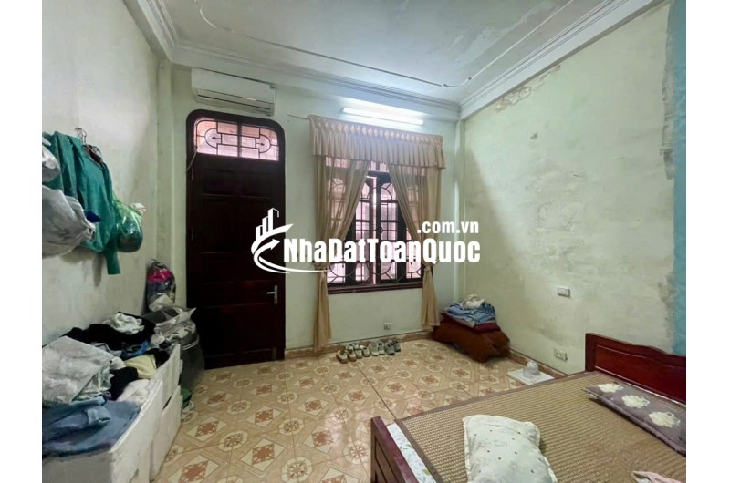 Cần tiền em bán gấp nhà Phố Kim Đồng 57m*4  Tầng, ba bước ra phố giá 9,3 tỷ