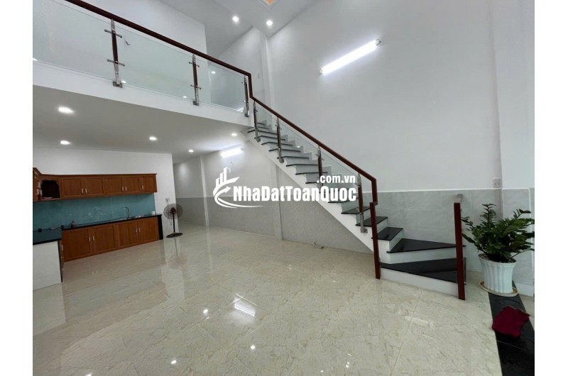BÁN NHÀ LŨY BÁN BÍCH – 75M² – 2 TẦNG – HẺM XE HƠI – GẦN UBND – CHỈ 6.4 TỶ