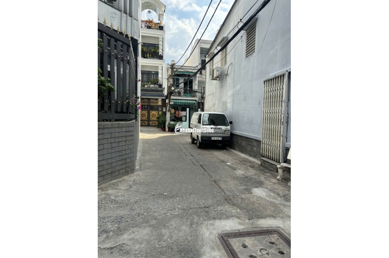 BÁN NHÀ LŨY BÁN BÍCH – 75M² – 2 TẦNG – HẺM XE HƠI – GẦN UBND – CHỈ 6.4 TỶ