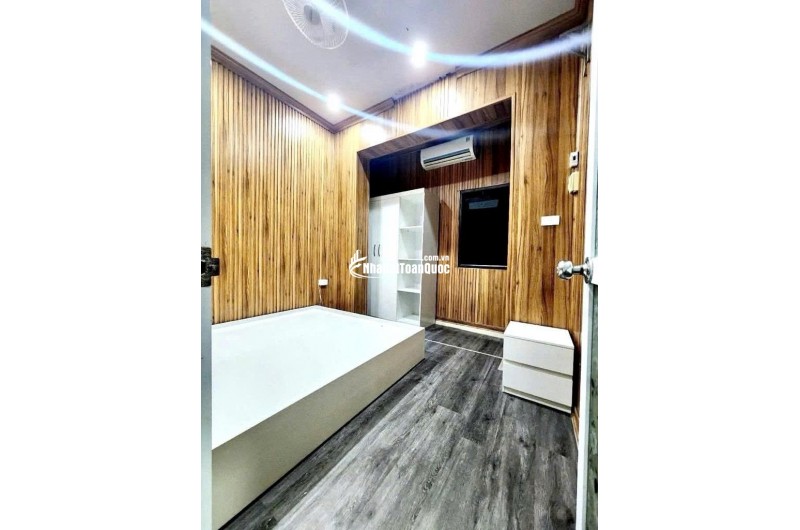 Siêu hiếm Nhà đẹp 75m ra Phố Bạch Mai 23m *4T giá chỉ nhỉnh 3 tỷ Sổ đỏ cất két