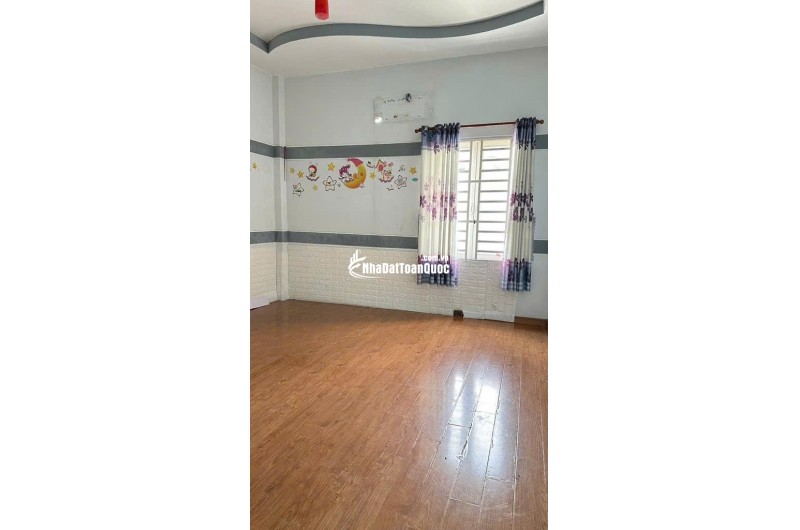 cần bán gấp KDC ĐẠI HẢI Dt 4m x 16,3m Giá. 5,8 tỷTrệt, 2 lầu, 4 phòng ngủ, 4 wc)
