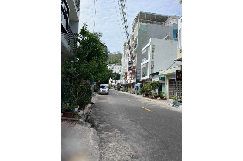 CẦN BÁN KHÁCH SẠN 1 TRỆT 6 LẦU - MẶT TIỀN PHAN HUY CHÚ, PHƯỜNG 2, TP. VŨNG TÀU