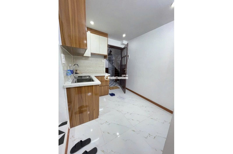 Em bán Nhà tập thể Phố Tân Mai T1 sổ đỏ 24/60m 1 Phòng Khách, 2 phòng ngủ, bếp, 1 nhà ra phố Tân Mai giá chỉ 2,86 tỷ