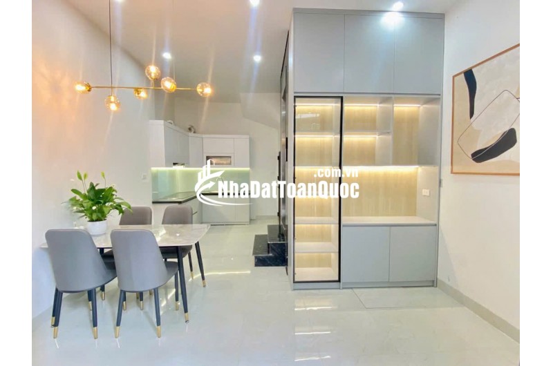 NHÀ ĐẸP NGAY TT QUẬN THANH XUÂN, 5 TẦNG THANG MÁY Ở LUÔN, CHỈ 7,X TỶ. LH:0908882298